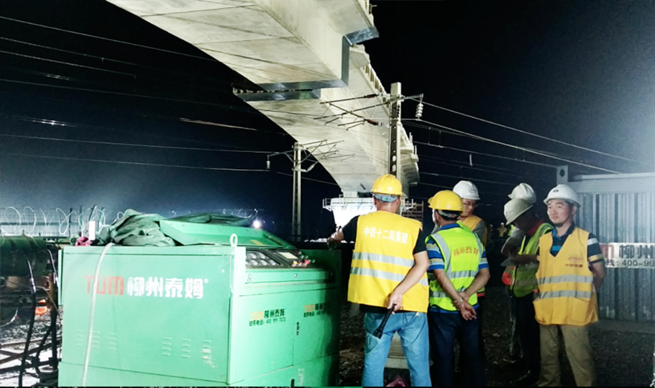 合九聯絡線西環右線引江濟淮特大橋跨寧西鐵路轉體橋（中鐵十二局三公司）